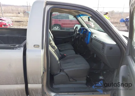 2003 Chevrolet Silverado 1500 Work Truck z USA, uszkodzony, nr VIN 1GCEC14X63Z272997